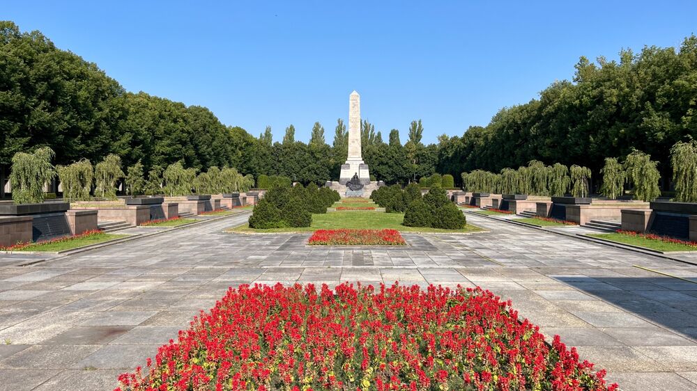 Berliner Mauer - Sowjetischer Soldatenfriedhof Schönholzer Heide