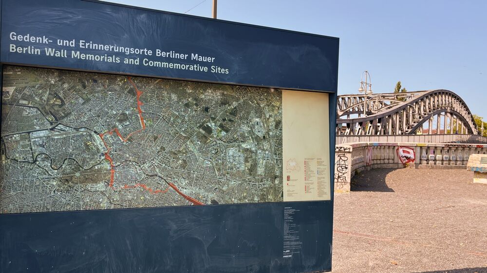 Berliner Mauer - Gedenkstätte Platz des 9. November 1989