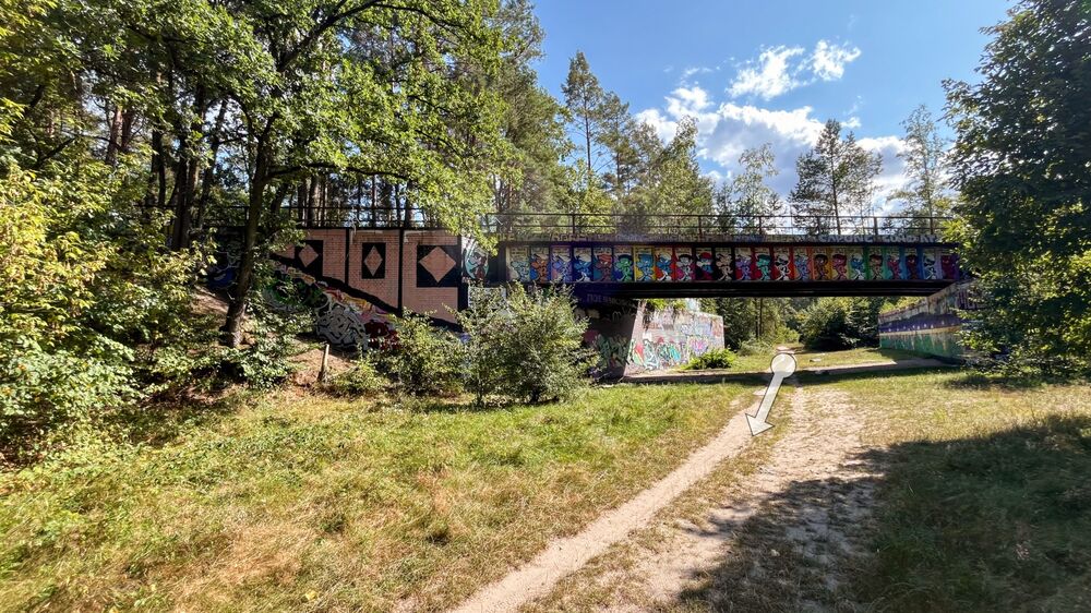 Berliner Mauer - alte Stammbahn-Brücke