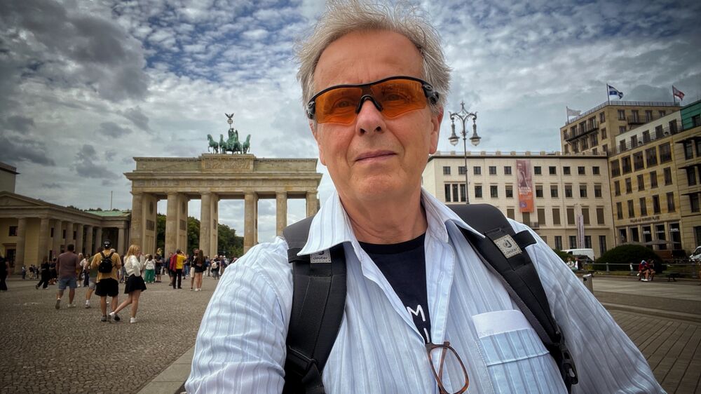 Berliner Mauer - On Tour vorm Brandenburger Tor